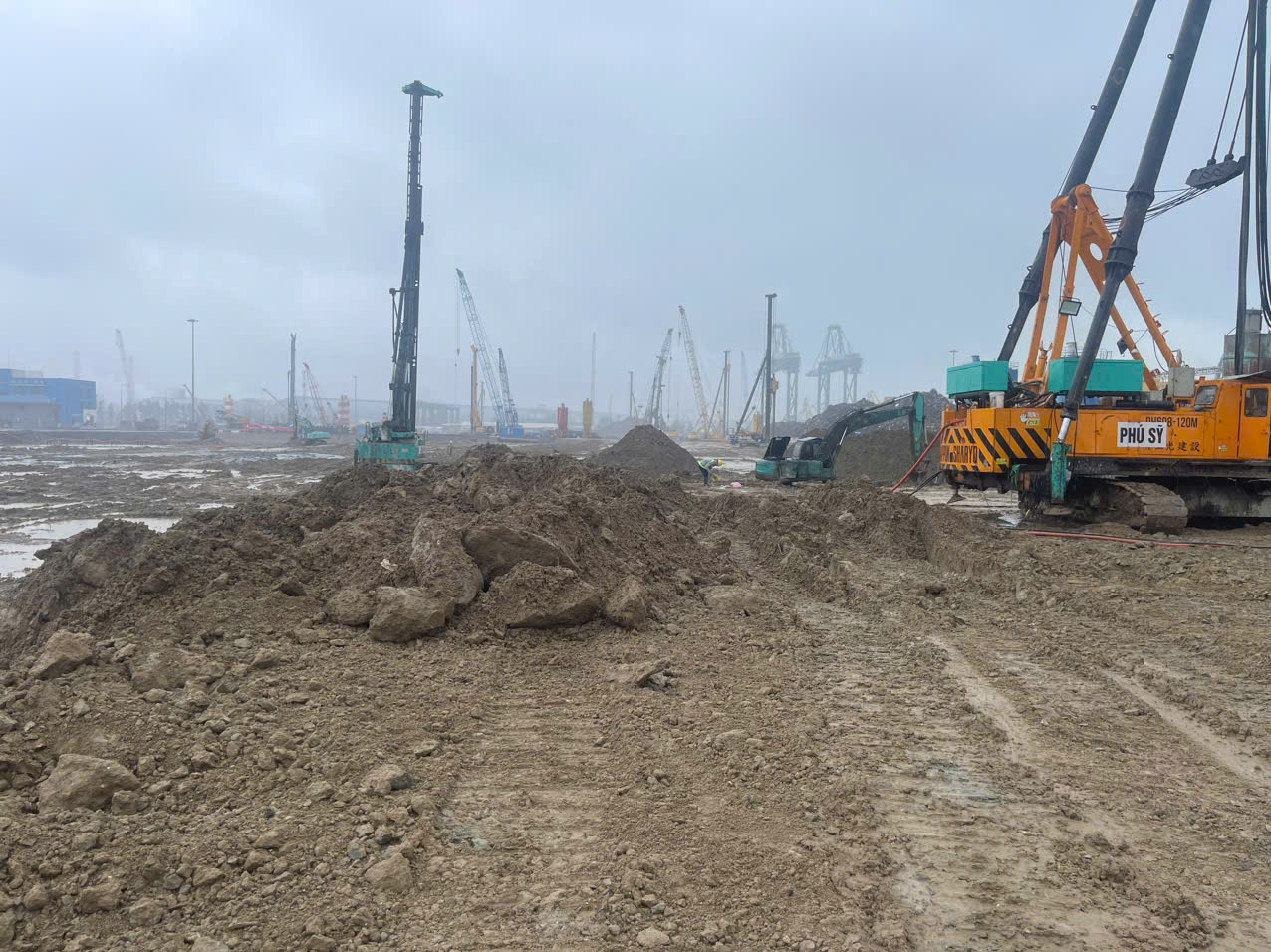 thi-cong-coc-cdm-d800-san-bay-gia-binh